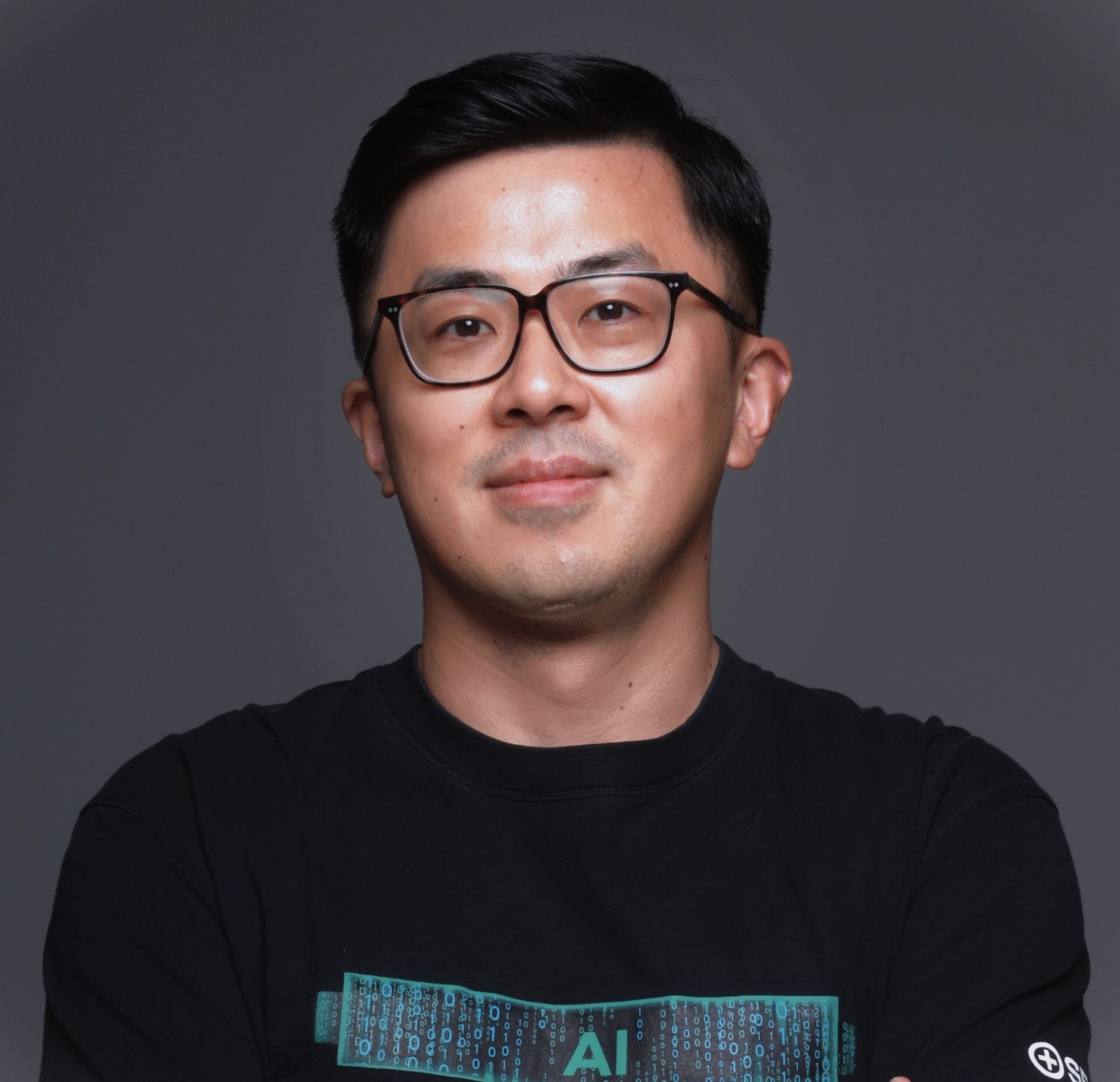 qichao headshot 3